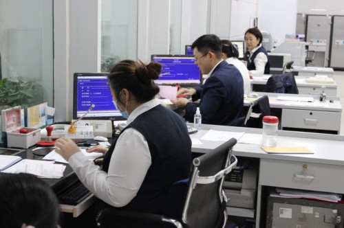 银行存款定期到期了没有取会自动存定期吗