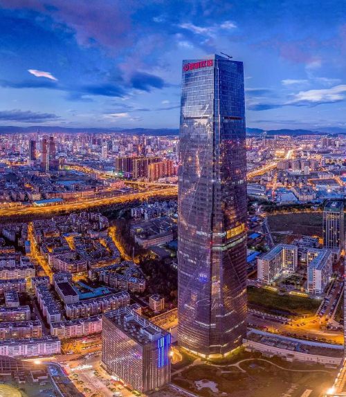 单位交社保和公积金的调整是每年一次吗